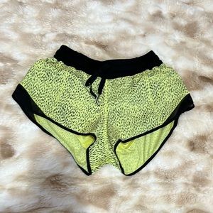 Lululemon Hotty Hot Shorts size 6